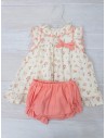 vestido beige con flores coral