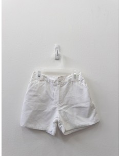 short blanco, con manchita