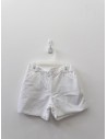 short blanco, con manchita