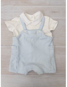 monito camisa blanca y romper celeste