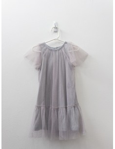 vestido gris con tul de brillos