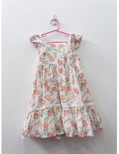 vestido con durazno y hojas verde