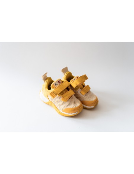 sneakers amarillos de lego