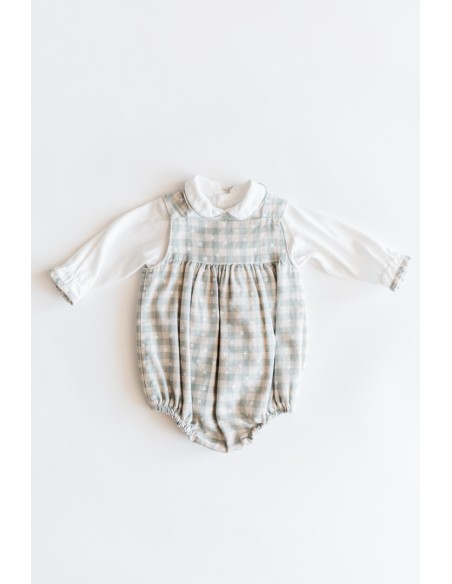 set enterizo de estrellas y camisa blanca