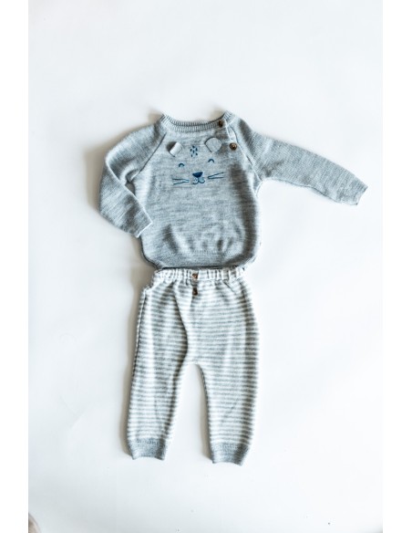 PIJAMA GRIS DE GATO