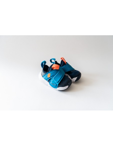 zapatos celestes con azul