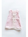 VESTIDO ROSADO, CON BORDADOS BLANCOS