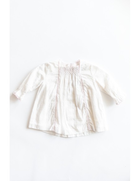 vestido blanco detalles rosados, manga larga