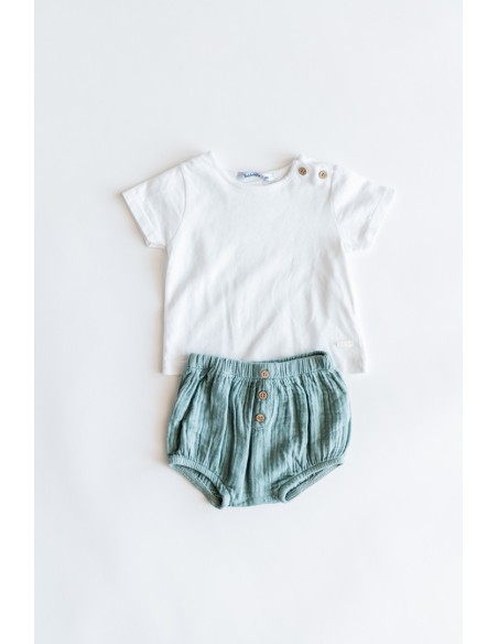 set short turquesa camiseta blanca