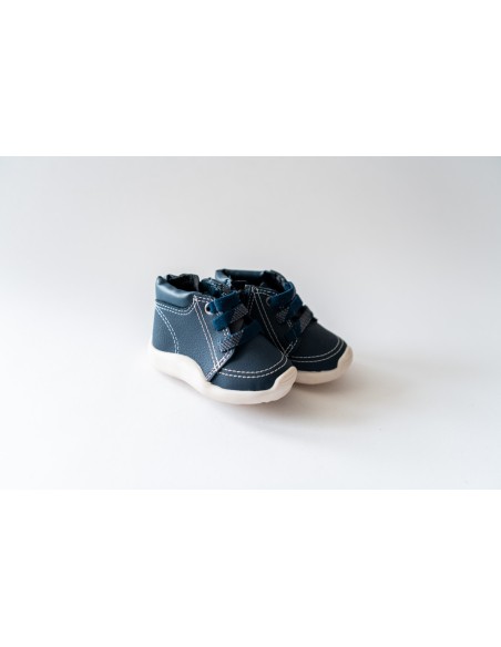 zapatos azules con detalles  cafes