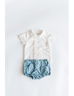 set short celeste y camisa blanca